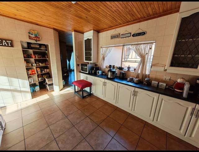 4 BEDROOM HOUSE FOR SALE IN VANDERBIJLPARK SE 3